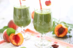 Homemade Peachy Green Smoothie