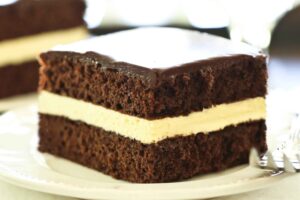 chocolate cake with cream filling recipe